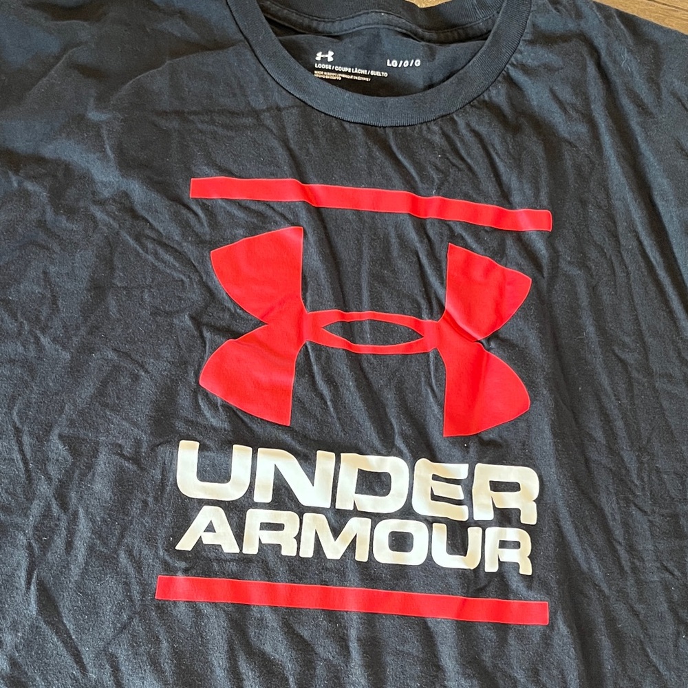 UNDER ARMOUR Men’s Large